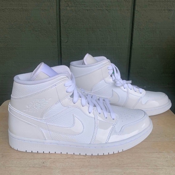 Air Jordan 1 Mid Triple White Patent Swoosh BQ6472-100 Women’s Size 11 Mens 9.5 - Picture 3 of 12